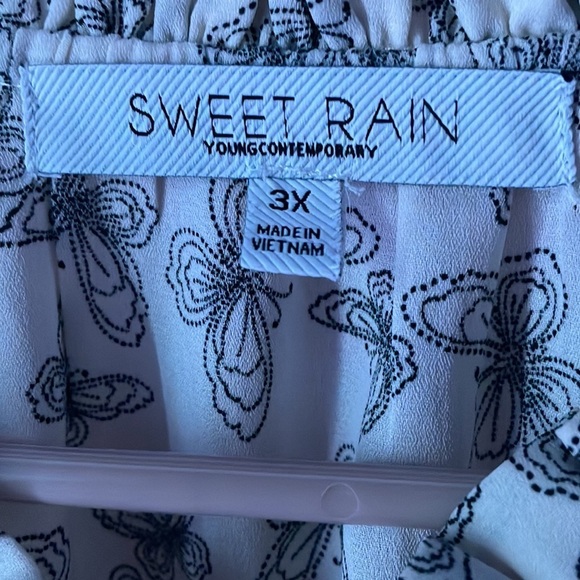 Butterfly blouse with tie front womens 3X - Picture 2 of 5